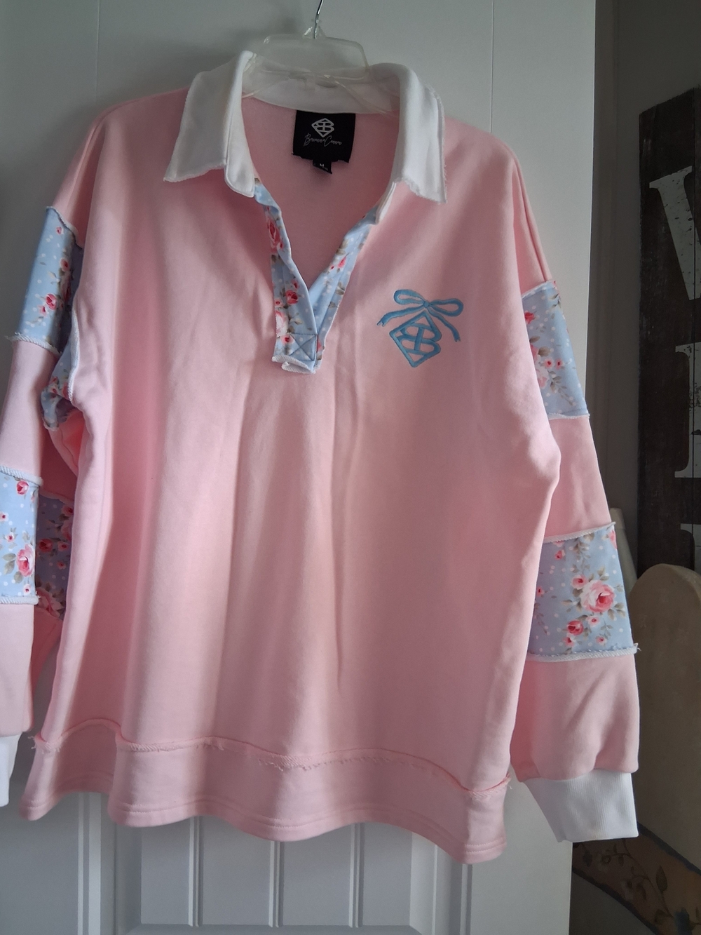 Women Pink Polo-Style Long Sleeve Top with Floral Accents